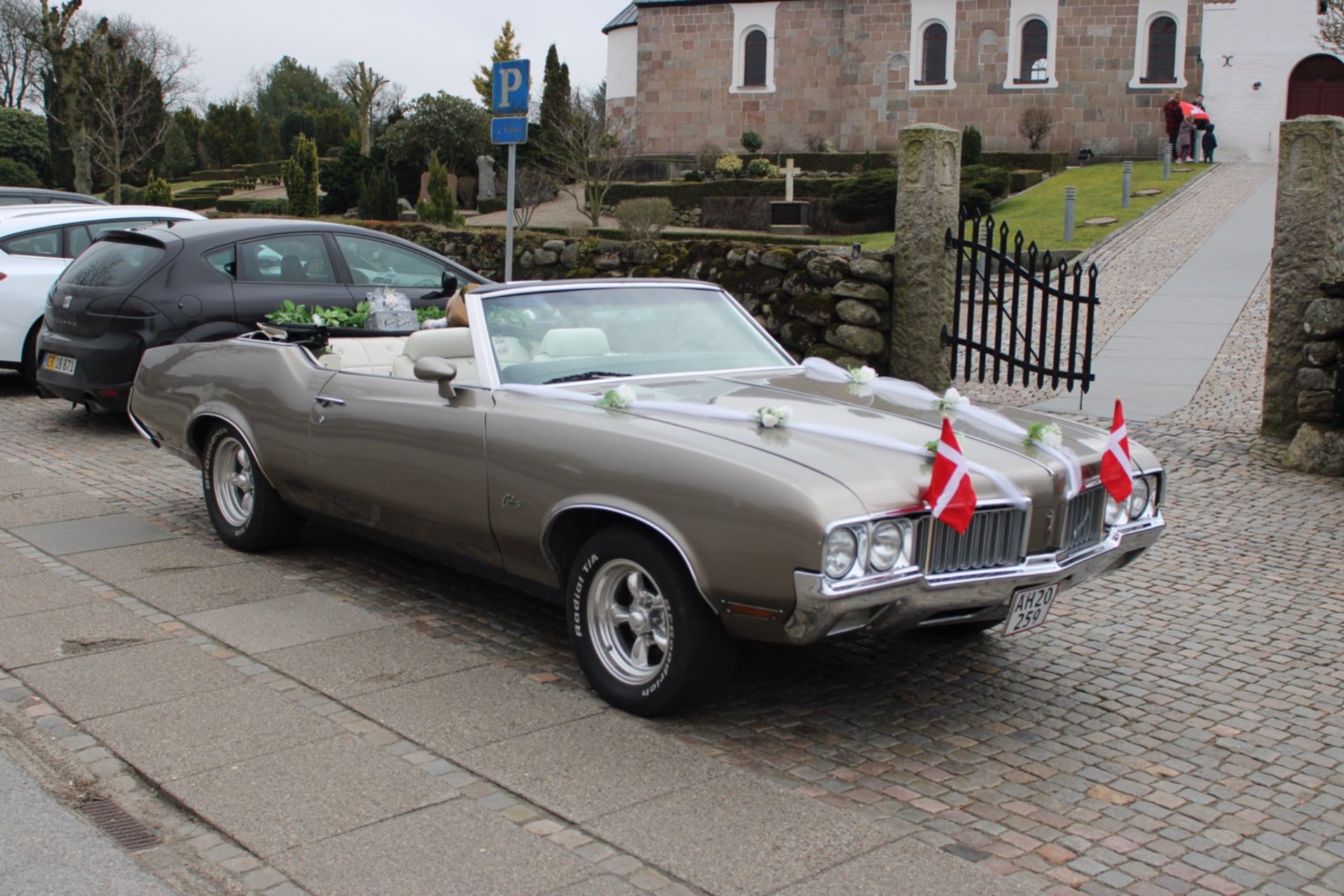 oldsmobile cutlass supreme bryllup profil